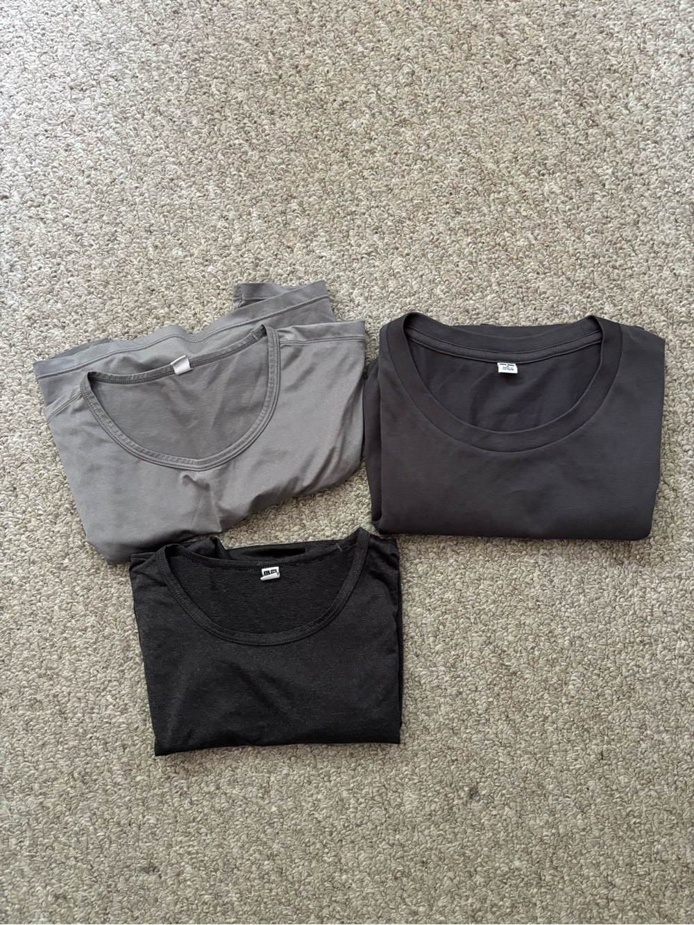Uniqlo Short Sleeve Crew Neck Tee lot - Black, Dark Gray, Light Gray